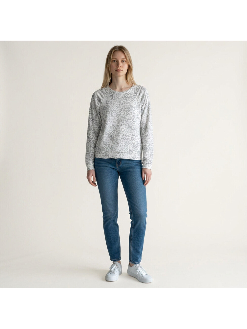 Entro Sweatshirt Women M Medium White Animal Print Long Sleeve Pullover Casual